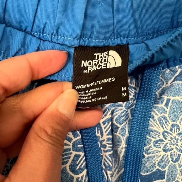 North Face Floral Blue Women Swim Trunks size medium - Picture 8 of 8